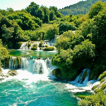 Дом отдыха Family-friendly With Private Pool Near Vodice
