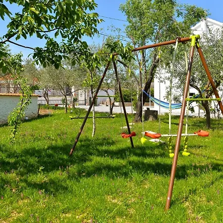 Family-friendly With Private Pool Near Vodice