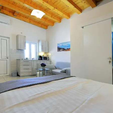 Family-friendly With Private Pool Near Vodice *