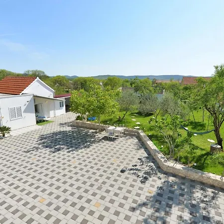 Family-friendly With Private Pool Near Vodice *