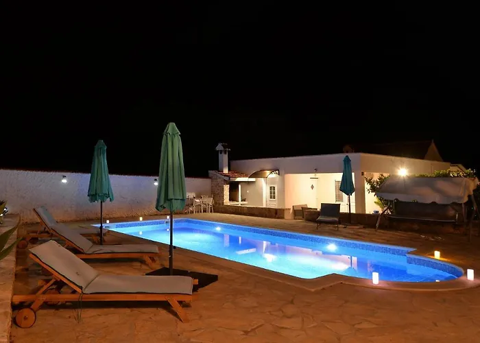 House Vidamo - Vacation With Swimming Pool