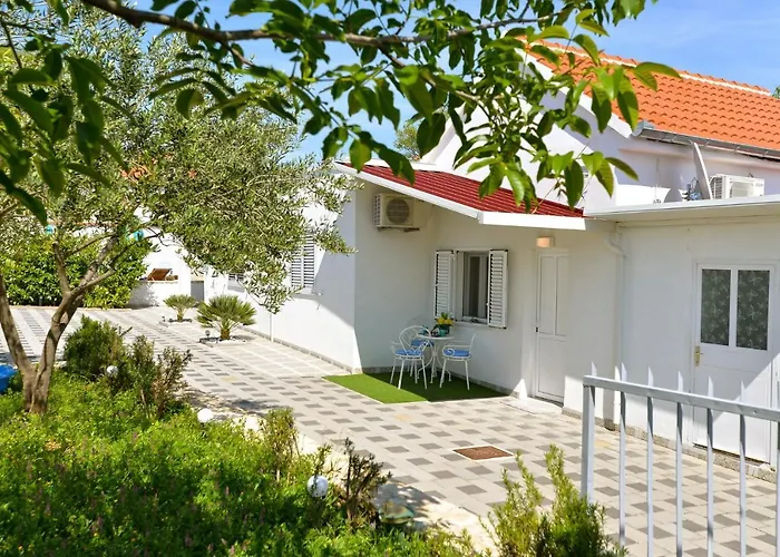 Dom wakacyjny House Vidamo - Vacation With Swimming Pool